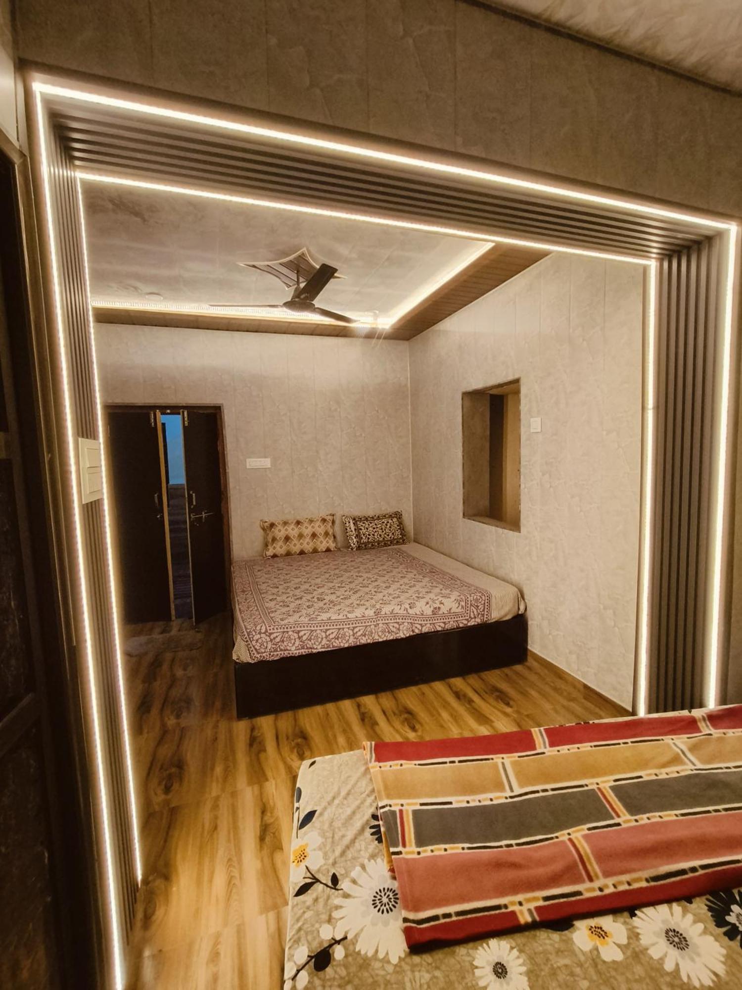 Namo Guest House Only For Indians Varanasi Exterior photo